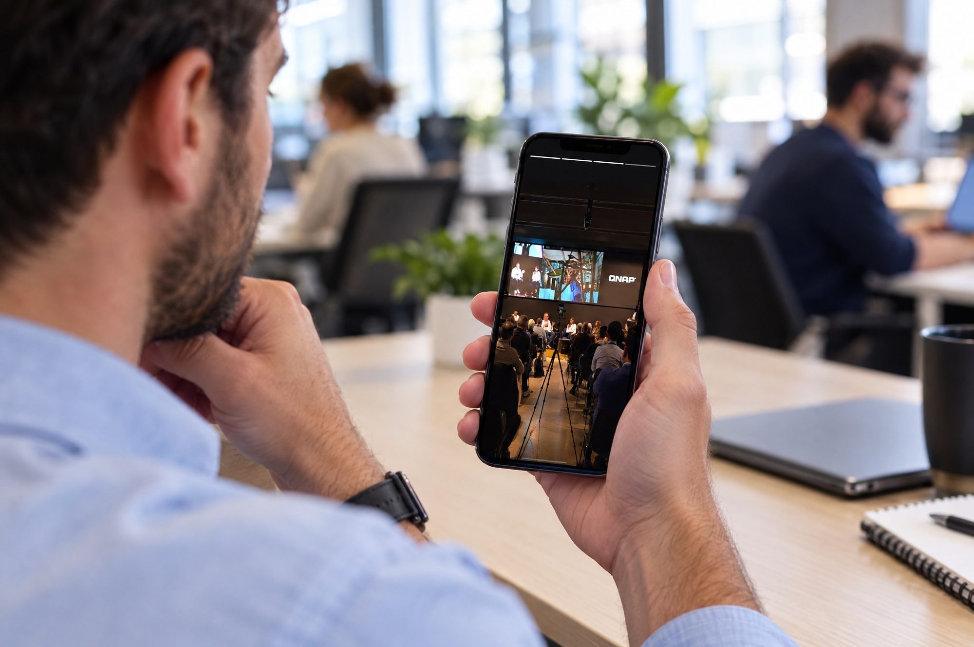 Qnap dallara storie instagram smartphone